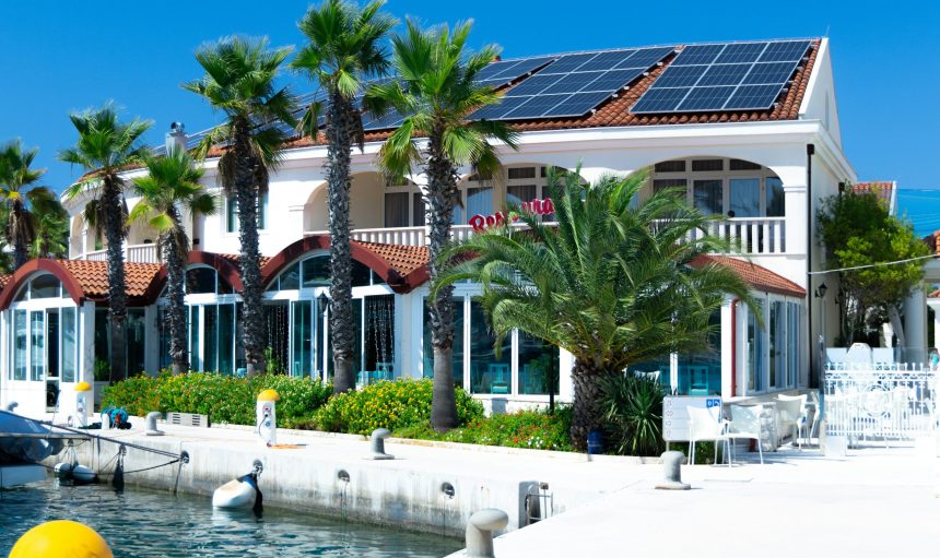 solarpanel-güneşenerjisi-antalyaotel-otel-sürdürülebilirotel-güneş-alanya-manvgat-antalya-solargüneşpaneli-panel